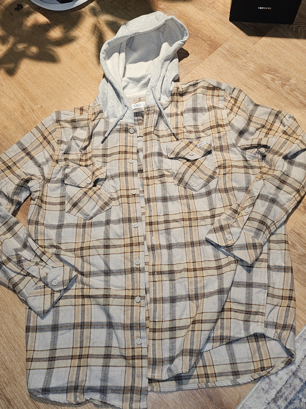 Hurley Men’s Flannel Plaid Button-Up Hooded Shirt Beige Gray Brown LARGE Skater